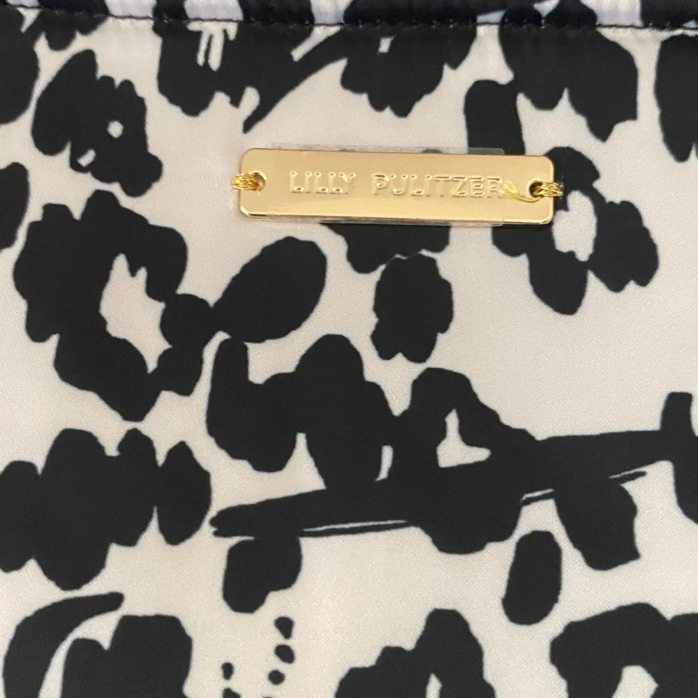 Lilly Pulitzer Black Noir Wallen Sherpa Pullover - Picture 8 of 8